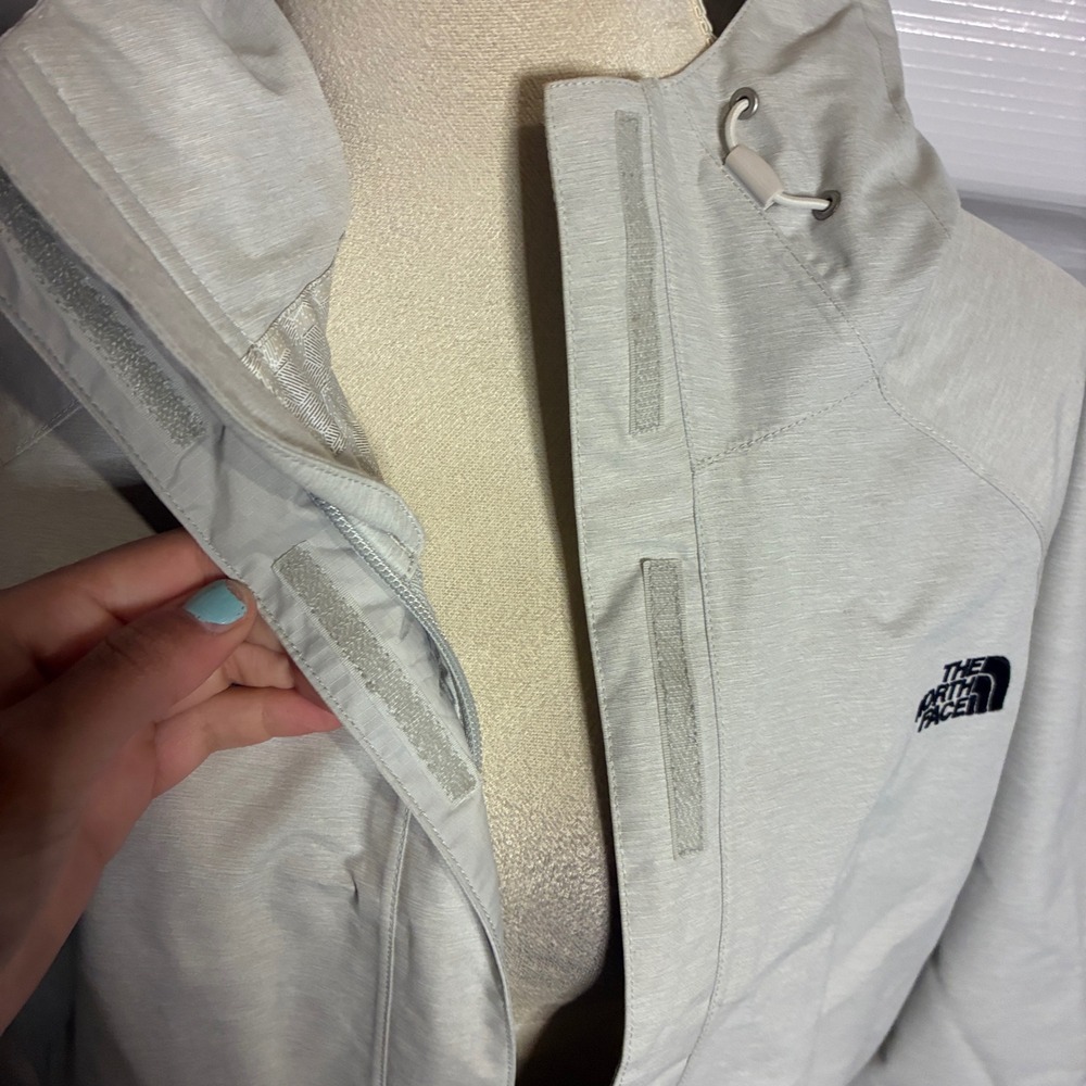 The North Face DryVent Rain Jacket Womens XL Gray Hooded Full Zip Shell Coat - Picture 2 of 7